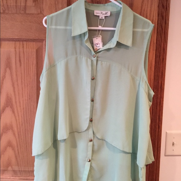 Simply Noelle Tops - Simply Noelle Sleeveless Blouse XXL